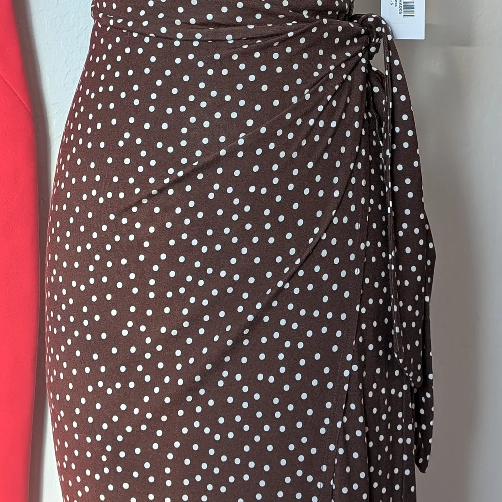 NWT Reformation Kaila Knit Wrap Midi Dress in Mocha with Polka Dots Size Small - Picture 3 of 10